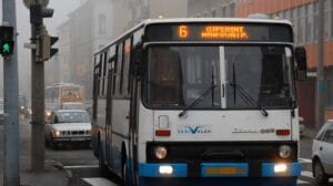 Ma történt: A kisgyerek csak sírt és sírt a buszon – Ekkor a buszvezető EZT a különös dolgot mondta a mikrofonba… – Megfagyott a levegő busz-6ost_2-2