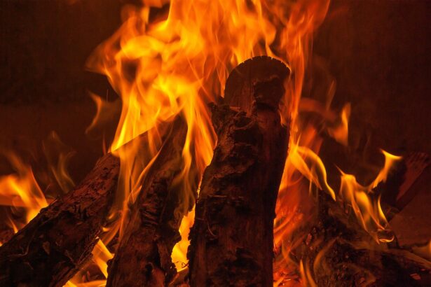 Megindultak az ellenőrzések – 2025 novemberében 100 ezres bírságot kapsz ha így fűtesz fire-2712081_1280