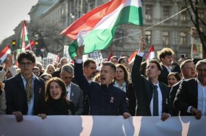 https-frisshirek24-com-brutalis-a-tomeg-magyar-peter-rendezv