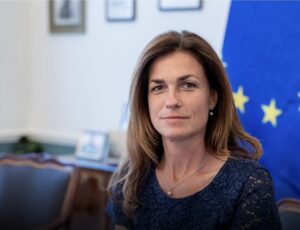 varga-judit-hirtelen-visszat-rt-v-ratlan-szerepben-t-r-vissz