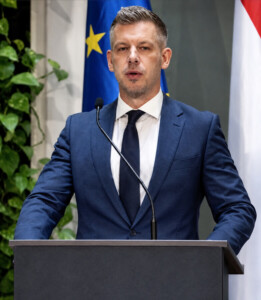 Lemondást követel Magyar Péter: az ÁSZ elnökének távozását sürgeti
