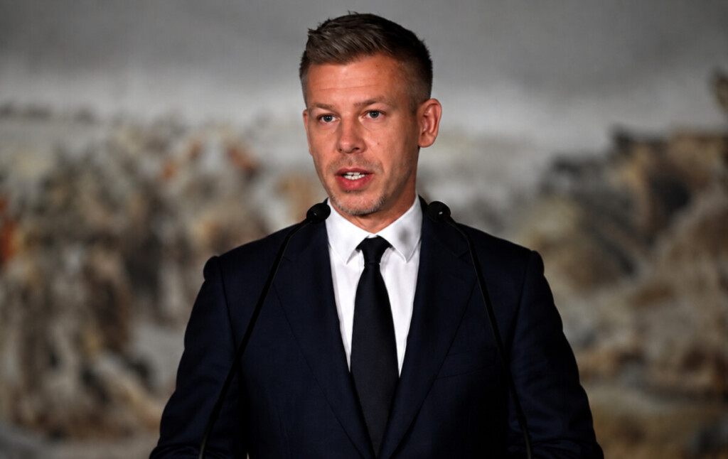 Magyar Péter is reagált a fekete-tengeri hajótámadásra: két legénység, nagyon eltérő sors