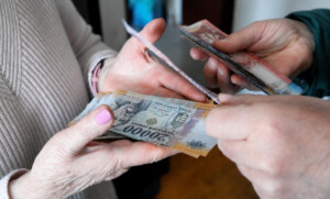 Nyugdíjemelés 2027 – Íme a táblázat, ennyit kaphatnak az idősek januártól